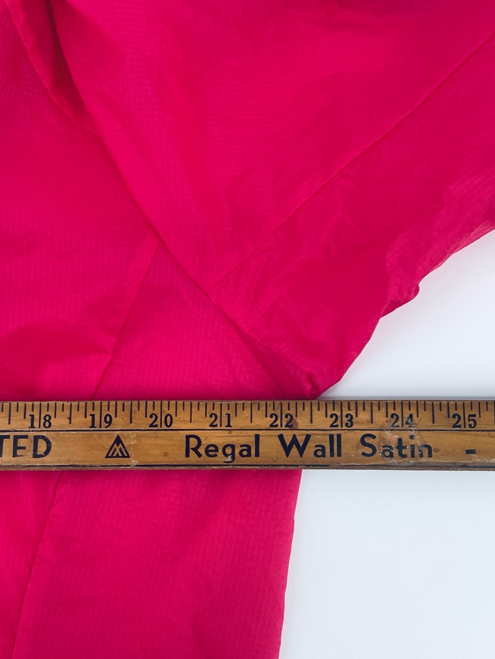 💚 Patagonia Bright Pink Hooded Lightweight Windbreaker, Size XL - Picture 7 of 7